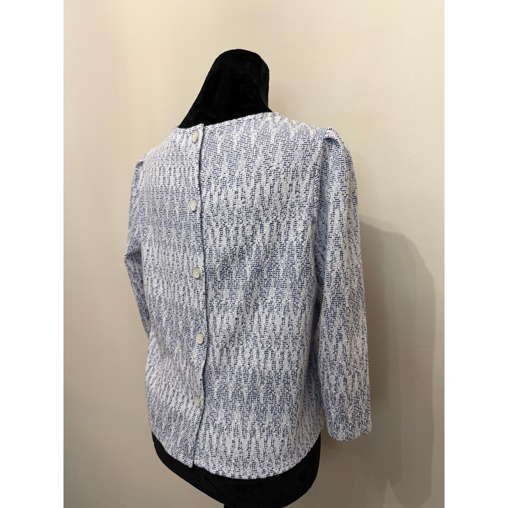 Blue white patterned top 3/4 sleeve button back - Medium - Picture 5 of 6